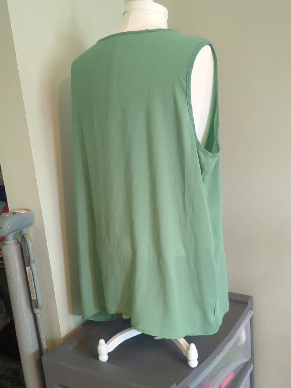 Jon & Anna Sleeveless V-Neck Camisole in Sage Green